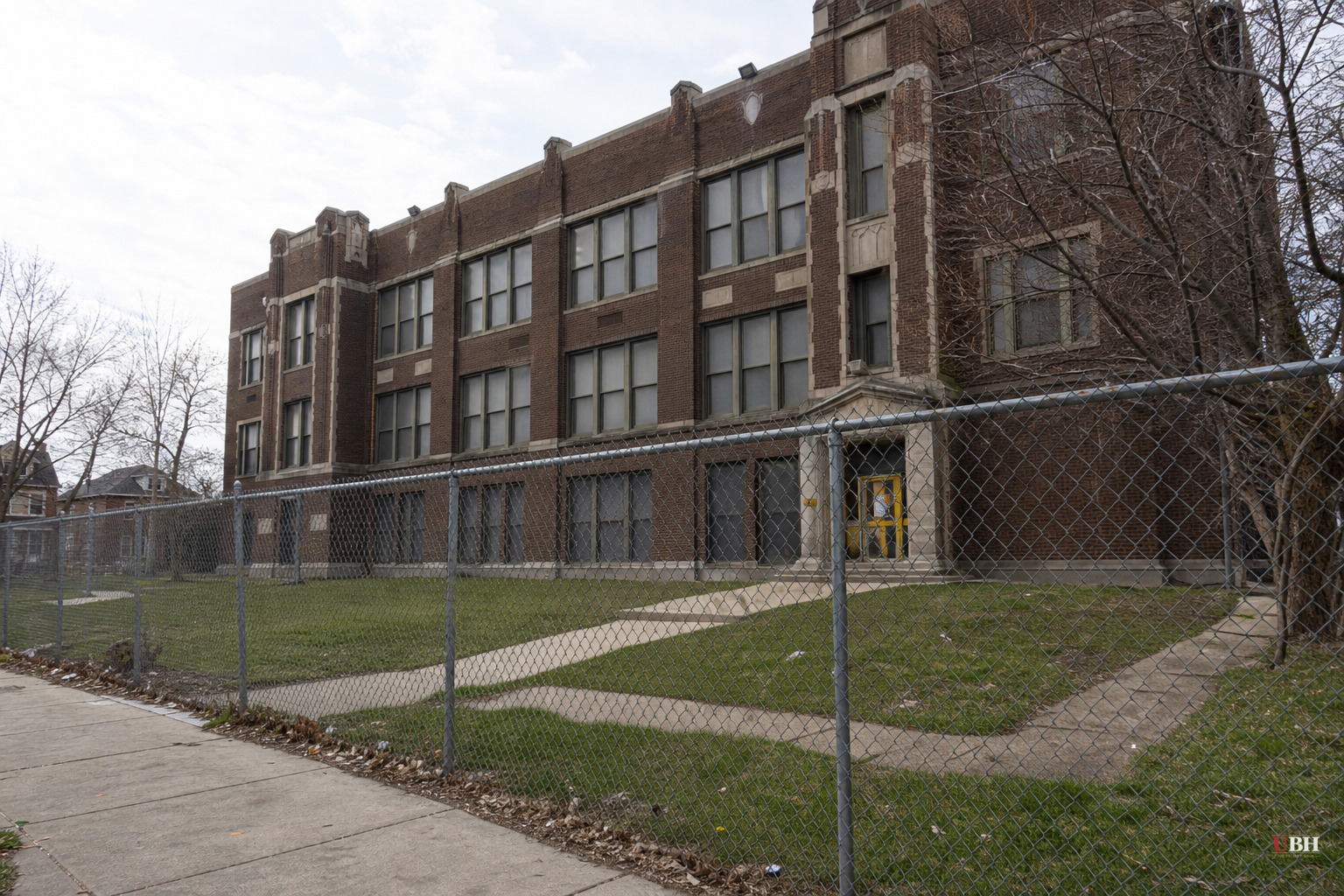 Study Links Vacant Chicago School Buildings to Nearby Rise in Gun Violence