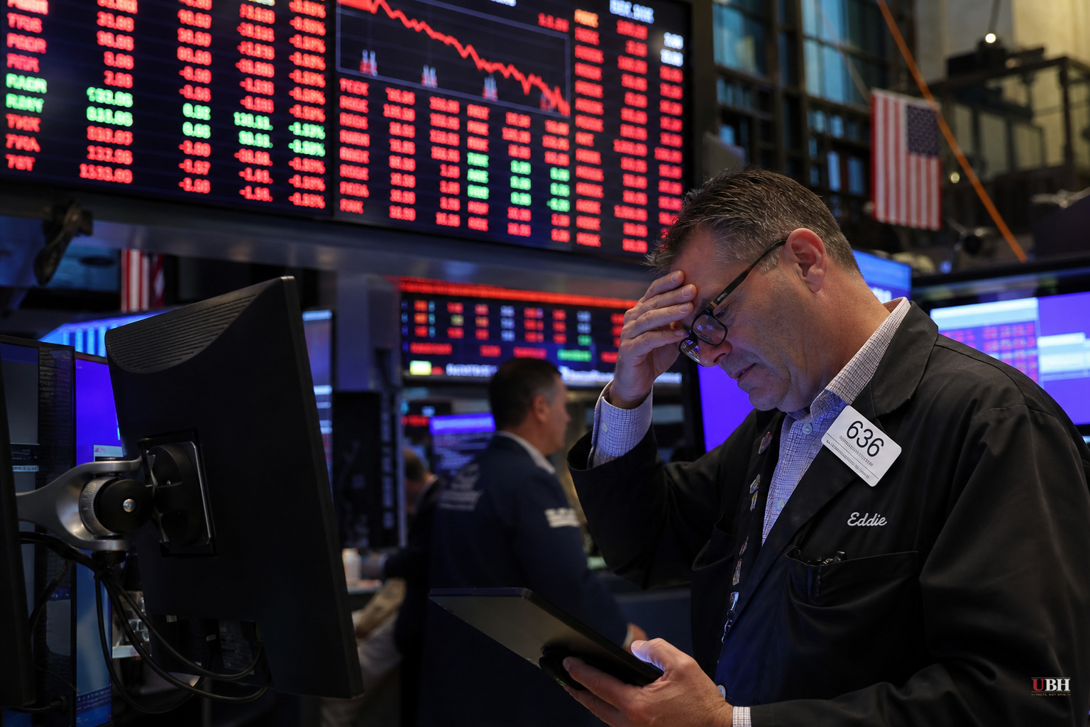 Tech Selloff Drags Wall Street Lower to Close the Week as Chip Stocks Keep Bleeding