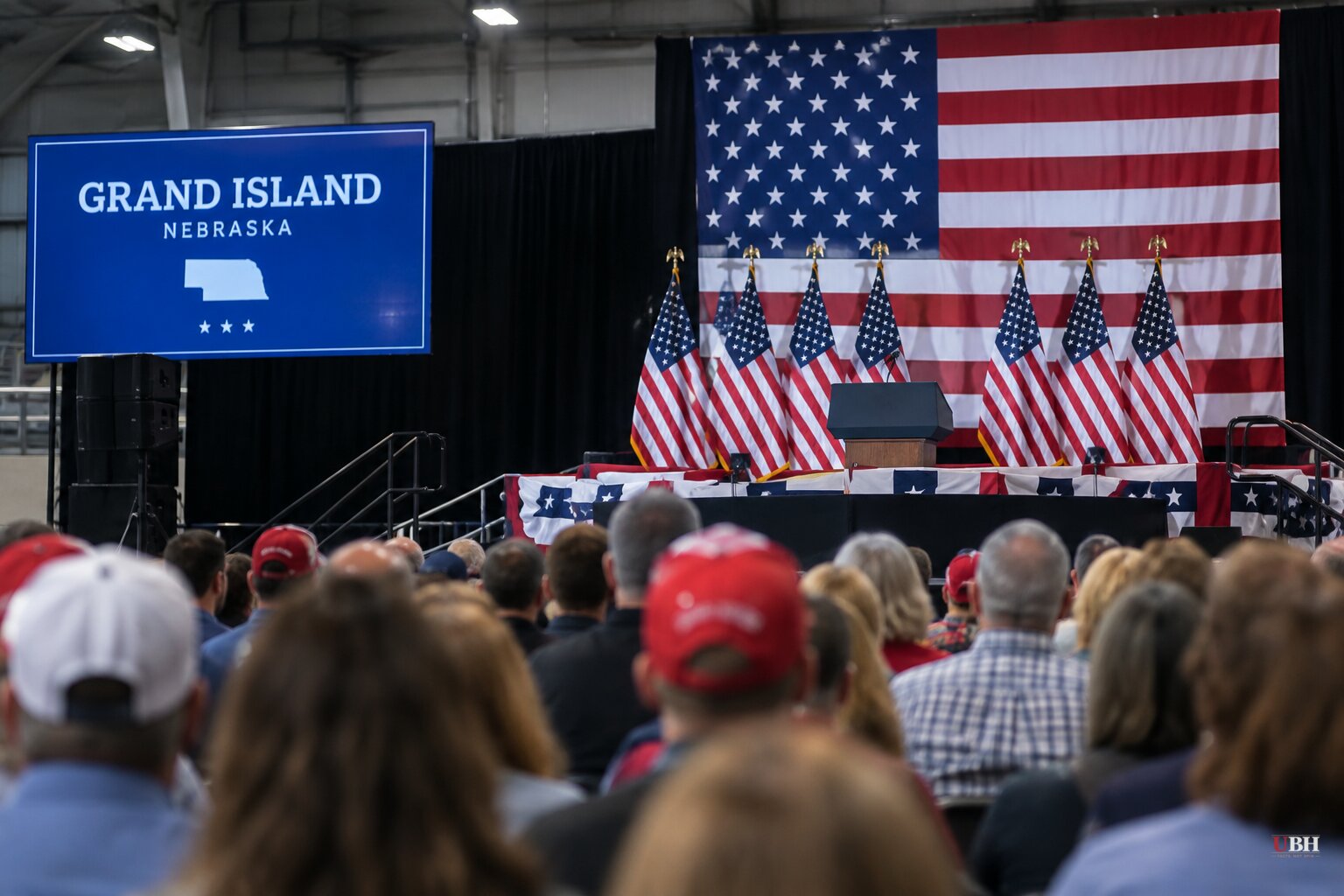 Trump Tells Nebraska Rally Iran Could 'Take Out' Los Angeles and San Diego, Calls It a 'Small Price to Pay'