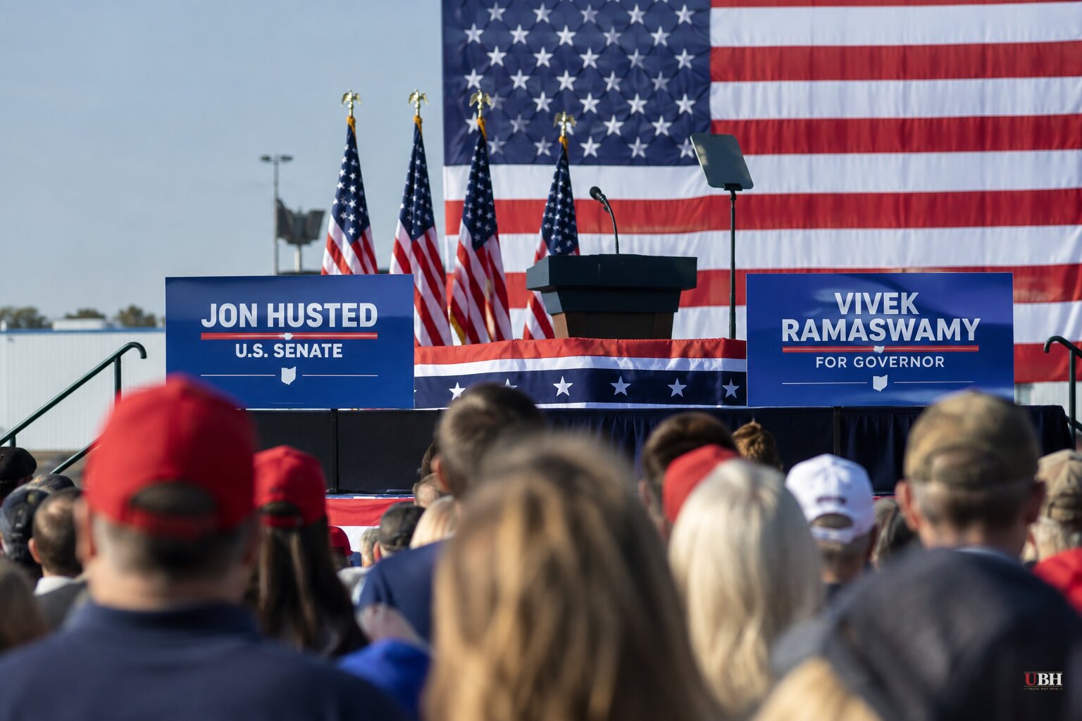 Trump Tells Ohio Rally He Won't Help Democrats If They Win, Vows GOP Win 'We're Going To Shove It Up Their A--'