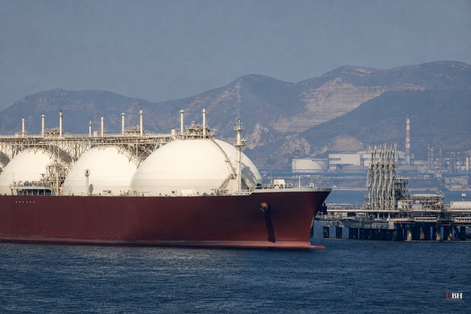 US Gas Output Heading for Record in 2026 While Iran War Sends LNG Prices Overseas Soaring