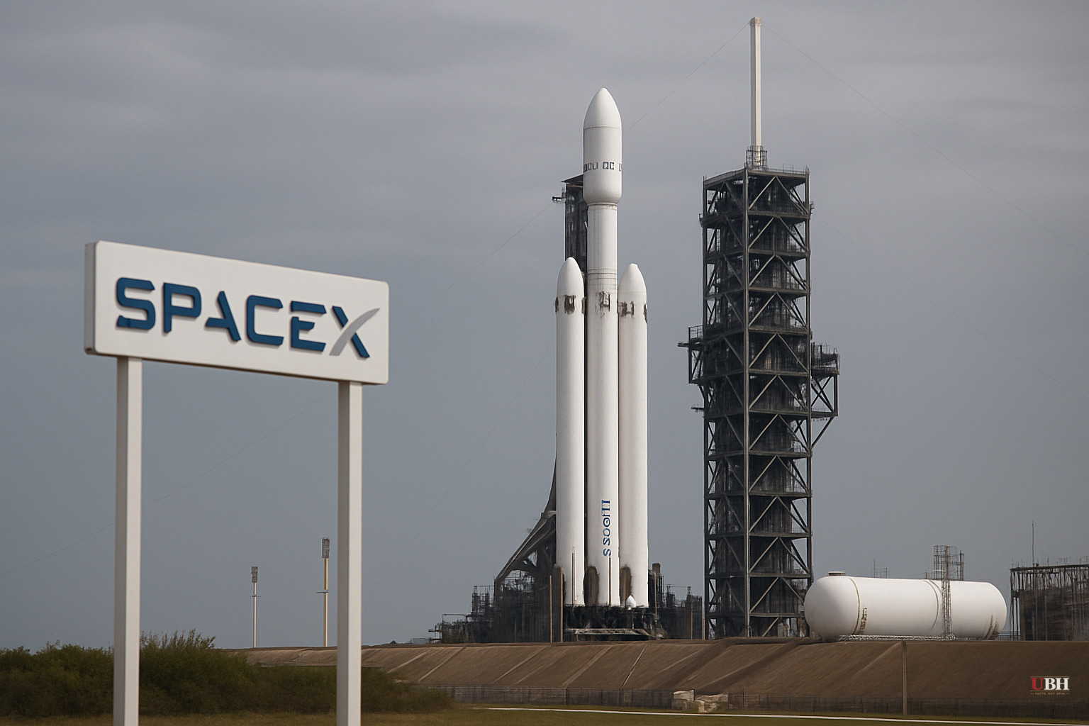 Wall Street Initiates SpaceX Coverage Tuesday With Mostly Bullish Ratings, One Dissenter