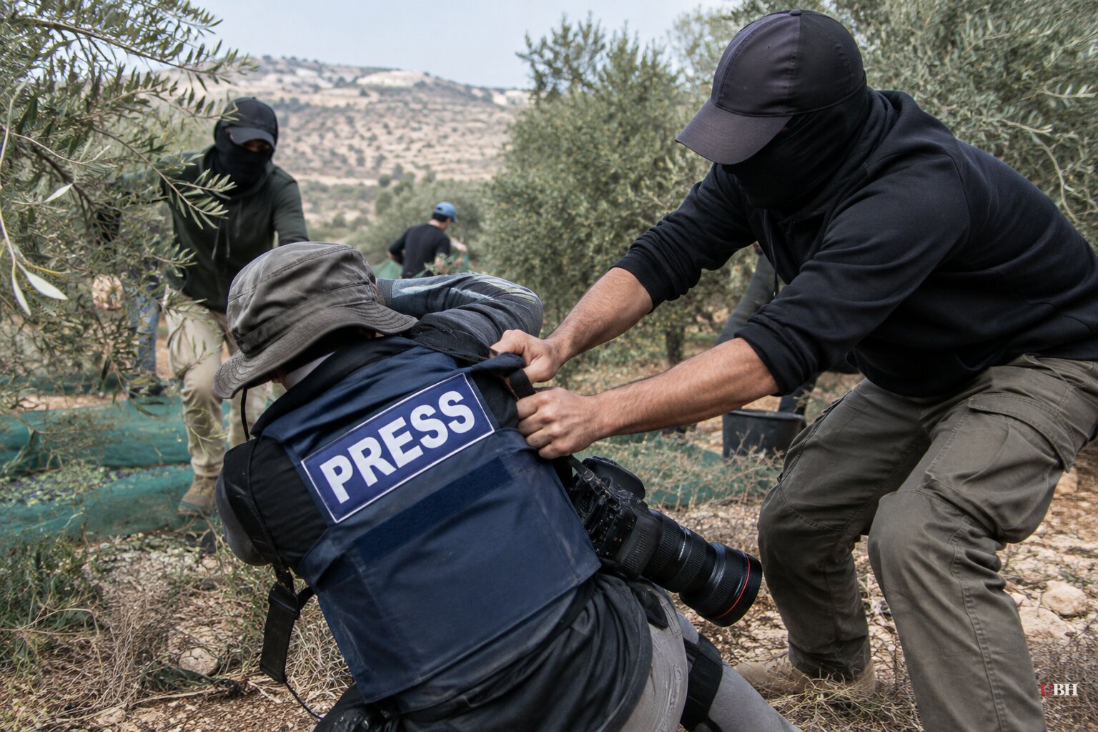 Washington Post photographer Heidi Levine beaten by masked settlers in West Bank, paper says