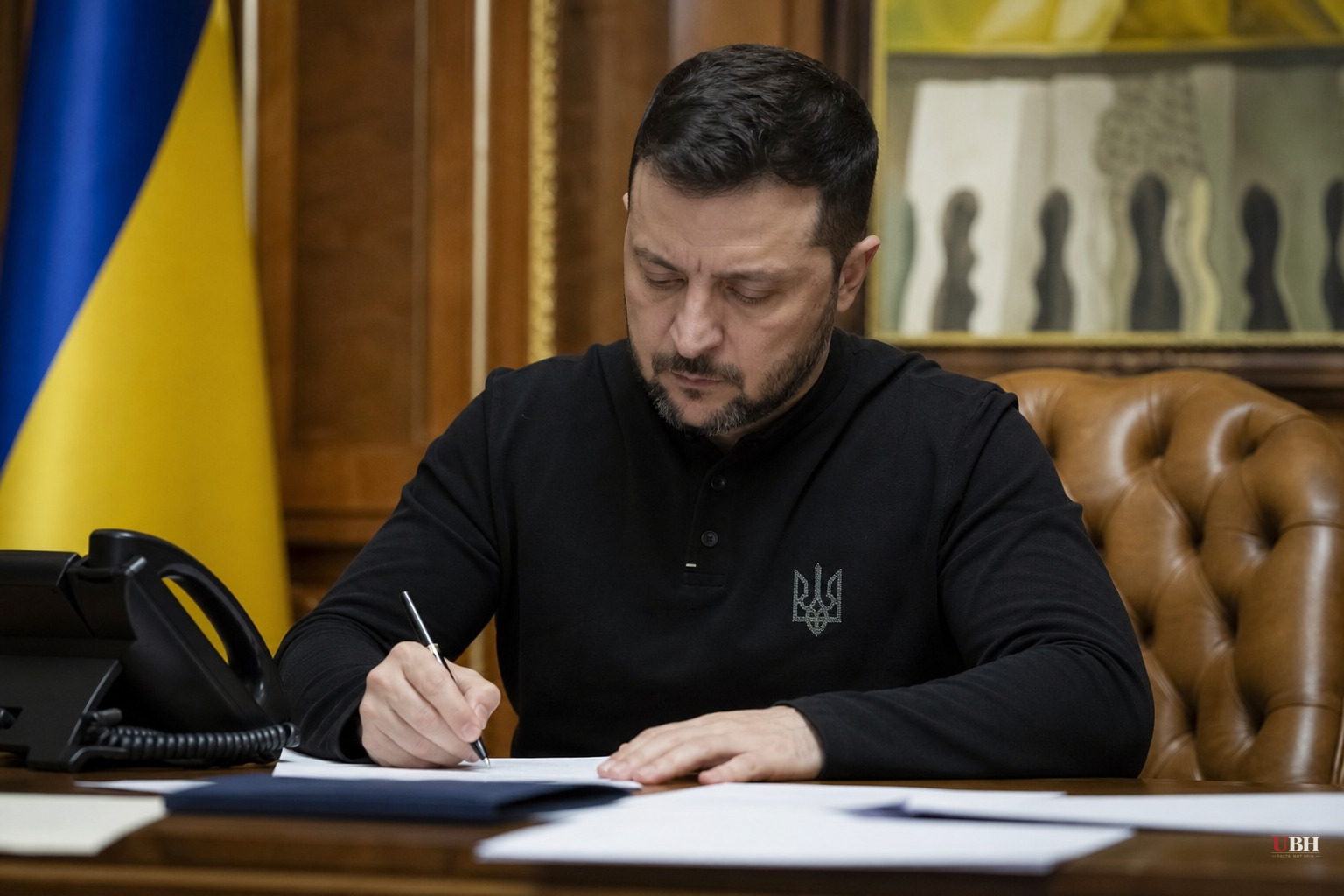 Zelensky Fires Army Chief Syrskyi, Names Drapatyi After Six Days of Protests